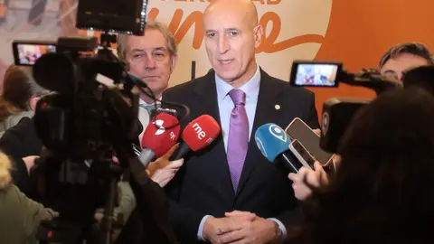 Confederación Castellano-Leonesa de la Construcción (CCLC), Javier Vega participan en la apertura de la Jornada. Foto: Peio García