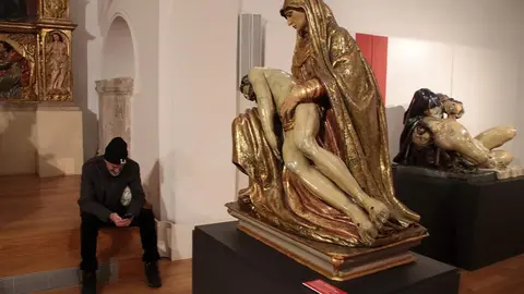 Pase de prensa de la exposición ‘El dolor esculpido’ organizada por la Cofradía del Santísimo Sacramento de Minerva y la Santa Vera Cruz en colaboración con el Museo Diocesano y de Semana Santa de León. Foto: Peio García