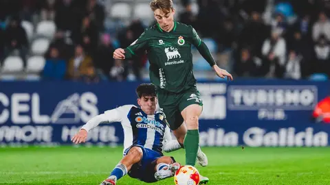 La Ponferradina dice adiós a la Copa del Rey en un partido lleno de giros, impulsos y lamentos. El Toralín asistió a una eliminatoria marcada por el desacierto local y la pegada cántabra.
