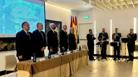 El Parador de San Marcos de la capital leonesa acogió este viernes  el acto de celebración del 47 aniversario de la Constitución española, que las instituciones celebraron de forma conjunta, como es habitual. Este año la Subdelegación del Gobierno ejerció de organizadora del evento y su máximo responsable, Héctor Alaiz, recordó que la Carta Magna “recoge todas las sensibilidades de España”. Fotos: Peio García | Subdelegación del Gobierno