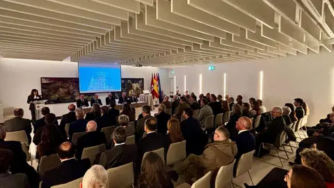 El Parador de San Marcos de la capital leonesa acogió este viernes  el acto de celebración del 47 aniversario de la Constitución española, que las instituciones celebraron de forma conjunta, como es habitual. Este año la Subdelegación del Gobierno ejerció de organizadora del evento y su máximo responsable, Héctor Alaiz, recordó que la Carta Magna “recoge todas las sensibilidades de España”. Fotos: Peio García | Subdelegación del Gobierno