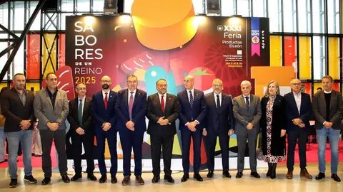 El presidente de la Diputación, Gerardo Álvarez Courel; el presidente de las Cortes, Carlos Pollán; el alcalde José Antonio Díez y el delegado territorial Eduardo Diego inauguran la Feria de productos de León. Fotos: Peio García