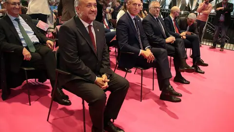 El presidente de la Diputación, Gerardo Álvarez Courel; el presidente de las Cortes, Carlos Pollán; el alcalde José Antonio Díez y el delegado territorial Eduardo Diego inauguran la Feria de productos de León. Fotos: Peio García