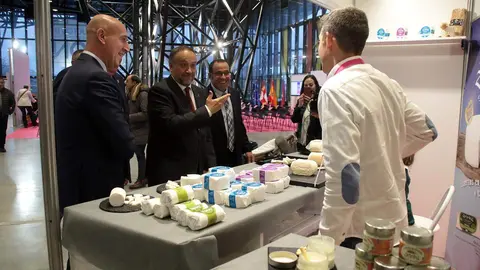 El presidente de la Diputación, Gerardo Álvarez Courel; el presidente de las Cortes, Carlos Pollán; el alcalde José Antonio Díez y el delegado territorial Eduardo Diego inauguran la Feria de productos de León. Fotos: Peio García