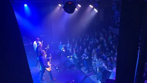 Primera jornada del Purple Weekend 2025 en Espacio Vías con las actuaciones de The Chevelles, The Molotovs y The Horrors. Foto: A.F.R.