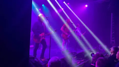 Primera jornada del Purple Weekend 2025 en Espacio Vías con las actuaciones de The Chevelles, The Molotovs y The Horrors. Foto: A.F.R.