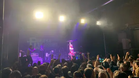 Primera jornada del Purple Weekend 2025 en Espacio Vías con las actuaciones de The Chevellers, The Molotovs y The Horrors. Foto: A.F.R.