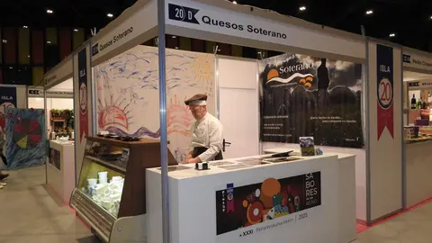 El presidente de la Diputación, Gerardo Álvarez Courel; el presidente de las Cortes, Carlos Pollán; el alcalde José Antonio Díez y el delegado territorial Eduardo Diego inauguran la Feria de productos de León.