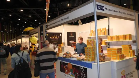 El presidente de la Diputación, Gerardo Álvarez Courel; el presidente de las Cortes, Carlos Pollán; el alcalde José Antonio Díez y el delegado territorial Eduardo Diego inauguran la Feria de productos de León.