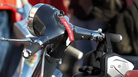 León acogió este sábado la clásica Scooter Run dentro del programa de actividades complementarias del festival Purple Weekeend. Foto: Peio García