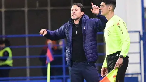 Cultural y Éibar disputan un encuentro sumamente intenso en Ipurúa. Duelo de altura en un encuentro muy igualado.