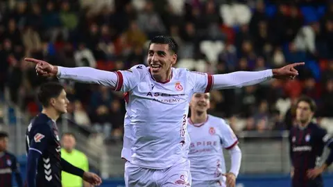 Cultural y Éibar disputan un encuentro sumamente intenso en Ipurúa. Duelo de altura en un encuentro muy igualado.