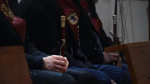 La corporación del Ayuntamiento de San Marcelo, presidida por el alcalde José Antonio Diez, celebra la Inmaculada en el convento de las Concepcionistas. Foto: Peio García