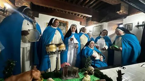 La corporación del Ayuntamiento de San Marcelo, presidida por el alcalde José Antonio Diez, celebra la Inmaculada en el convento de las Concepcionistas. Foto: Ayto. León