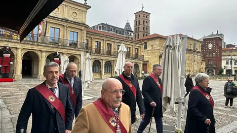 La corporación del Ayuntamiento de San Marcelo, presidida por el alcalde José Antonio Diez, celebra la Inmaculada en el convento de las Concepcionistas. Foto: Ayto. León