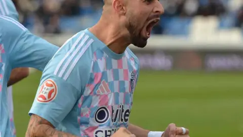 La Ponferradina deja escapar una ventaja de dos goles en Salamanca y firma un empate que sabe a poco. El conjunto berciano fue superior por momentos, pero un Unionistas combativo logró igualar en la segunda mitad en un duelo tenso, largo y lleno de intervenciones del VAR.