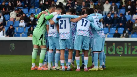 La Ponferradina deja escapar una ventaja de dos goles en Salamanca y firma un empate que sabe a poco. El conjunto berciano fue superior por momentos, pero un Unionistas combativo logró igualar en la segunda mitad en un duelo tenso, largo y lleno de intervenciones del VAR.