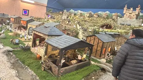 Figuras del belén de Folgoso de la Ribera.