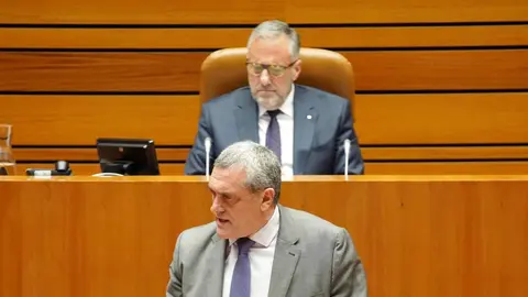 Primera jornada del pleno de las Cortes de Castilla y León que comienza con la comparecencia del presidente de la Junta, Alfonso Fernández Mañueco, sobre la ‘trama eólica’ y continúa con las preguntas de control al Ejecutivo. Fotos: Miriam Chacón
