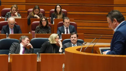 Primera jornada del pleno de las Cortes de Castilla y León que comienza con la comparecencia del presidente de la Junta, Alfonso Fernández Mañueco, sobre la ‘trama eólica’ y continúa con las preguntas de control al Ejecutivo. Fotos: Miriam Chacón