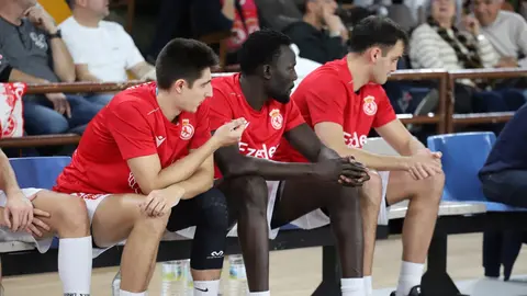 La Cultural domina a un resistente Logrobasket y se afianza en la lucha por el playoff. El equipo de Luis Castillo gobernó el ritmo del encuentro en el Palacio y supo responder a cada reacción riojana para cerrar un triunfo valioso (83-76) en la décima jornada de Segunda FEB. Fotos: Isaac Llamazares