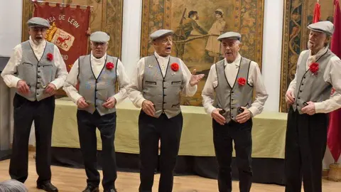 El Club de la Zarzuela de Madrid llenó de música y tradición la Casa de León.