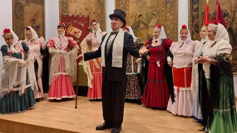 El Club de la Zarzuela de Madrid llenó de música y tradición la Casa de León.