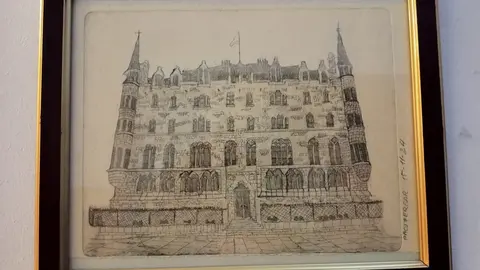 Obra de Paco Fergar. GRABADO EN PUNTA SECA EN CHAPA DE CINZ, BOTINES.