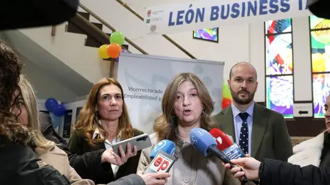 El proyecto ‘Blood Safe’, una bolsa de sangre inteligente capaz de detectar precozmente posibles enfermedades para reforzar la seguridad transfusional, se ha proclamado vencedor en la categoría de innovación del ‘León Business Talent: edición Social y Bio’, celebrado este jueves en la Facultad de Ciencias Biológicas y Ambientales de la Universidad de León (ULE).