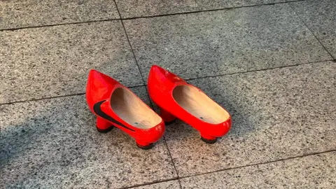 El centro de León se transformó en el escenario de la V Madreñada este sábado. Foto: Silvia García