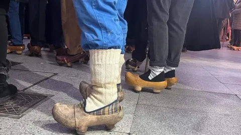 El centro de León se transformó en el escenario de la V Madreñada este sábado. Foto: Silvia García