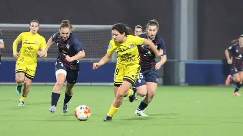 Un instante del encuentro entre el Olímpico y el Eibar, correspondiente a la última jornada de la primera vuelta del campeonato.