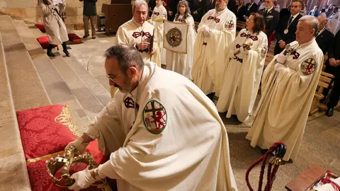 La Real Cofradía del Pendón de San Isidoro conmemora el 962 aniversario de las Reliquias del Santo desde Santiponce-Itálica (Sevilla) a León con la acogida de los nuevos hermanos cofrades y el nombramiento del Caballero Cofrade de Honor de este año. Foto: Campillo.