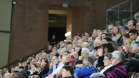 El Abanca Ademar logra una victoria de orgullo ante el Eon Alicante y se impone 29-28 en un grandísimo partido marista. Fotos: Isaac Llamazares