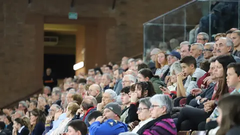 El Abanca Ademar logra una victoria de orgullo ante el Eon Alicante y se impone 29-28 en un grandísimo partido marista. Fotos: Isaac Llamazares