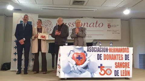 El salón de actos de Fundos, en Veguellina de Órbigo, acogió la XXXI Jornada Provincial de Formación y Convivencia de los delegados locales de la Hermandad de Donantes de Sangre de León. El encuentro reunió a más de 70 representantes procedentes de otros tantos municipios de la provincia, en una cita ya consolidada dentro del calendario anual de la entidad.