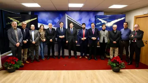 El presidente de la Junta de Castilla y León, Alfonso Fernández Mañueco, presenta las obras de finalización del polígono industrial de Villadangos del Páramo. Foto: Campillo.