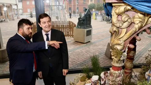 El presidente de la Junta de Castilla y León, Alfonso Fernández Mañueco, presenta las obras de finalización del polígono industrial de Villadangos del Páramo. Foto: Campillo.