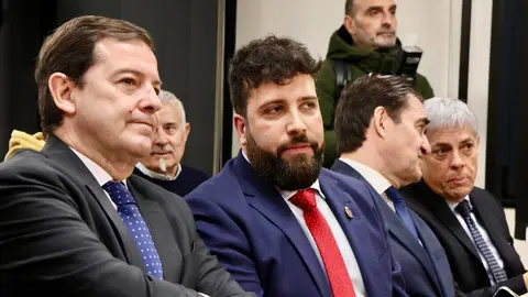 El presidente de la Junta de Castilla y León, Alfonso Fernández Mañueco, presenta las obras de finalización del polígono industrial de Villadangos del Páramo. Foto: Campillo.