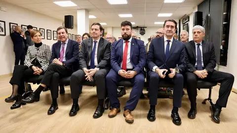 El presidente de la Junta de Castilla y León, Alfonso Fernández Mañueco, presenta las obras de finalización del polígono industrial de Villadangos del Páramo. Foto: Campillo.