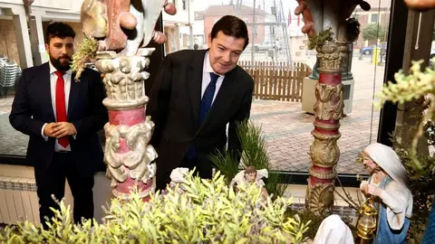 El presidente de la Junta de Castilla y León, Alfonso Fernández Mañueco, presenta las obras de finalización del polígono industrial de Villadangos del Páramo. Foto: Campillo.