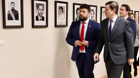 El presidente de la Junta de Castilla y León, Alfonso Fernández Mañueco, presenta las obras de finalización del polígono industrial de Villadangos del Páramo. Foto: Campillo.