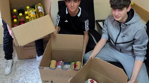La comunidad educativa del Colegio Divina Pastora de León se vuelca un año más en la Campaña del Kilo, recogiendo alimentos y productos básicos para apoyar a familias y colectivos en situación de vulnerabilidad durante la Navidad.