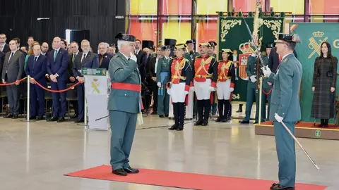 La directora general de la Guardia Civil, Mercedes González, preside el acto de toma de posesión del general de Brigada, Miguel Sánchez Guerrero, como nuevo jefe de la Zona de Castilla y León. Foto: Campillo.