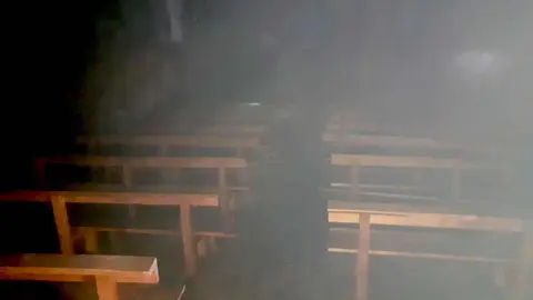 Imágenes tomadas por Bomberos del Sepeis durante la intervención en el incendio de la iglesia de San Andrés.