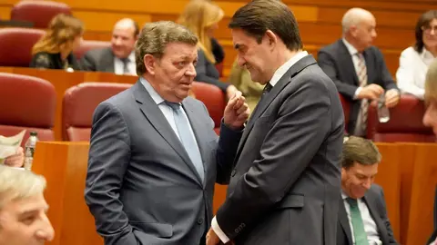 El presidente de la Junta, Alfonso Fernández Mañueco, aseguró hoy que llega al final del mandato con los deberes hechos en un pleno en el que la oposición de forma coral le afeó su gestión. Fotos: Leticia Pérez