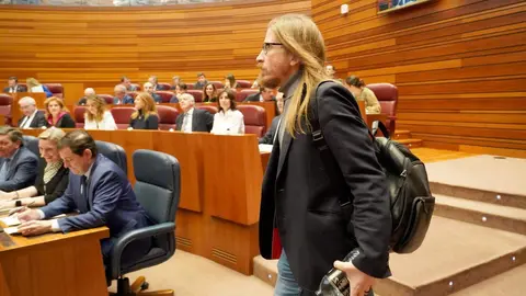 El presidente de la Junta, Alfonso Fernández Mañueco, aseguró hoy que llega al final del mandato con los deberes hechos en un pleno en el que la oposición de forma coral le afeó su gestión. Fotos: Leticia Pérez