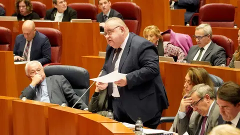 El presidente de la Junta, Alfonso Fernández Mañueco, aseguró hoy que llega al final del mandato con los deberes hechos en un pleno en el que la oposición de forma coral le afeó su gestión. Fotos: Leticia Pérez