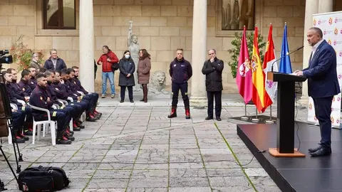 Acto de recibimiento a los 25 nuevos bomberos del Servicio de Prevención, Extinción de Incendios y Salvamento de la Diputación de León. Foto: Campillo.