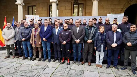 Acto de recibimiento a los 25 nuevos bomberos del Servicio de Prevención, Extinción de Incendios y Salvamento de la Diputación de León. Foto: Campillo.